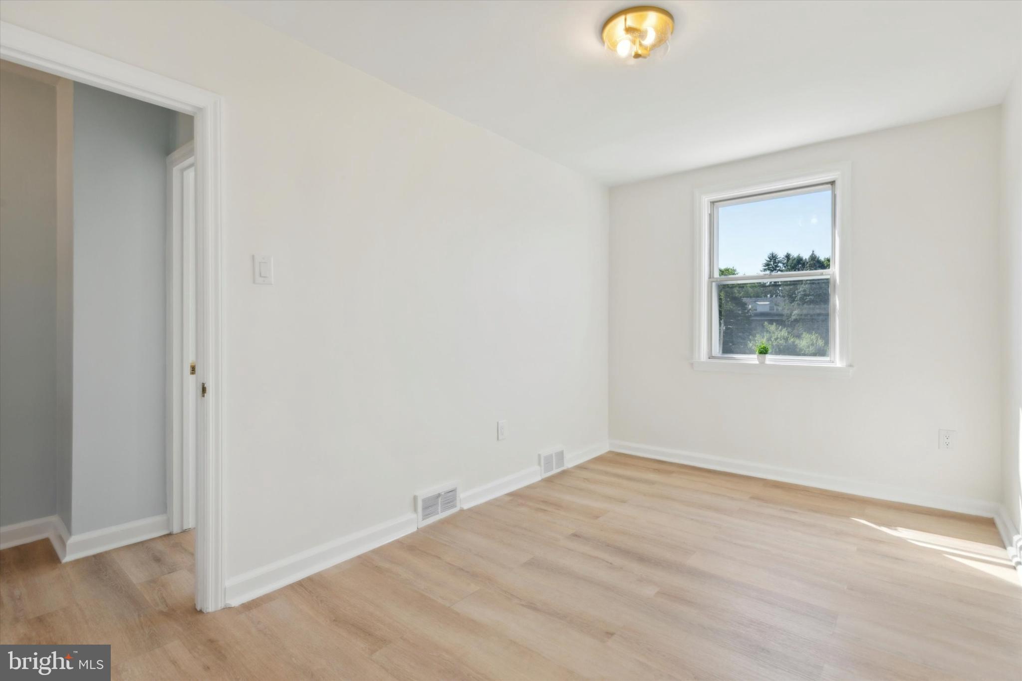 ROXBOROUGH - Residential Lease