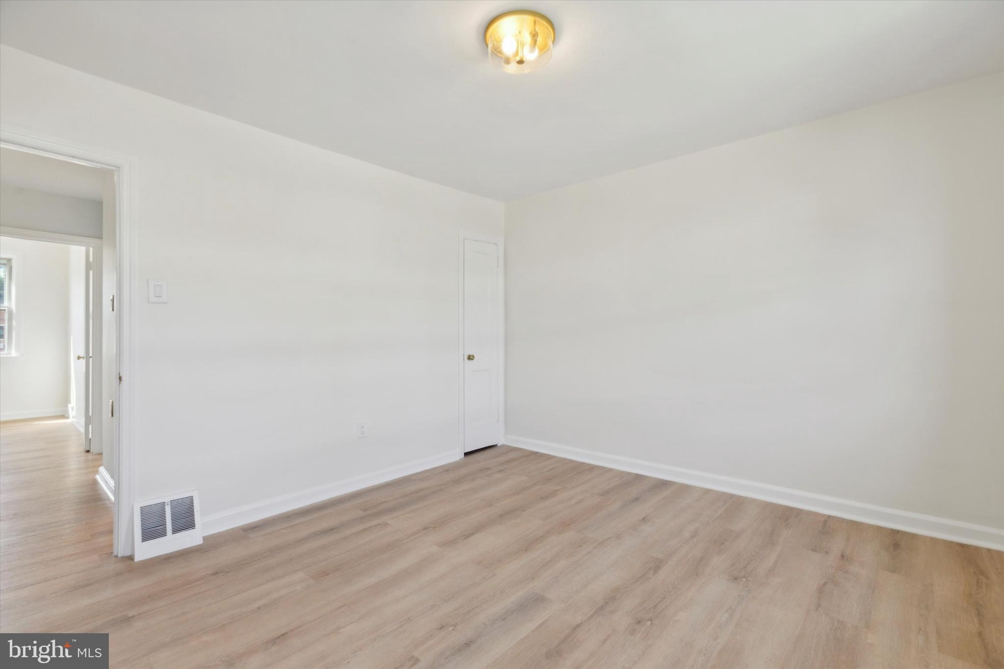 ROXBOROUGH - Residential Lease