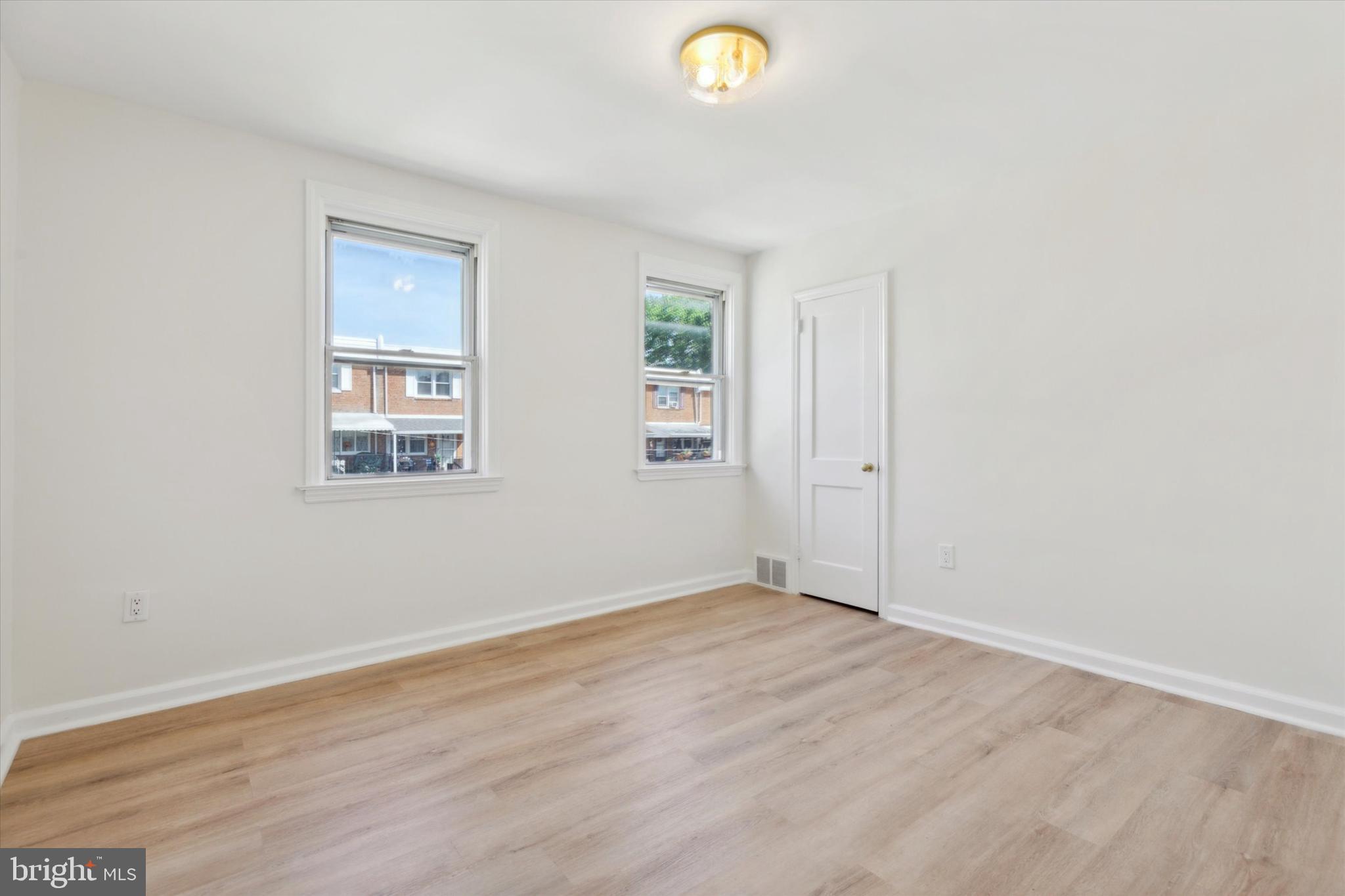 ROXBOROUGH - Residential Lease