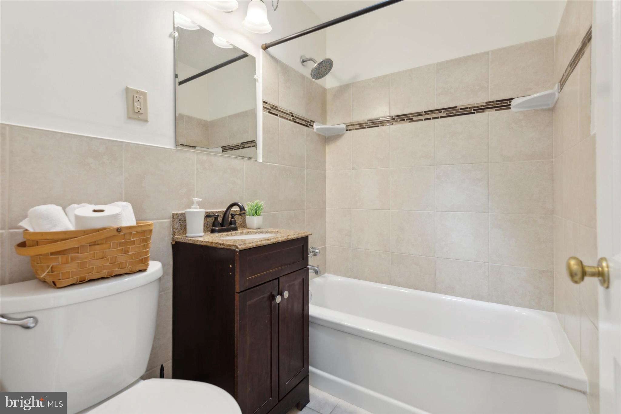 ROXBOROUGH - Residential Lease