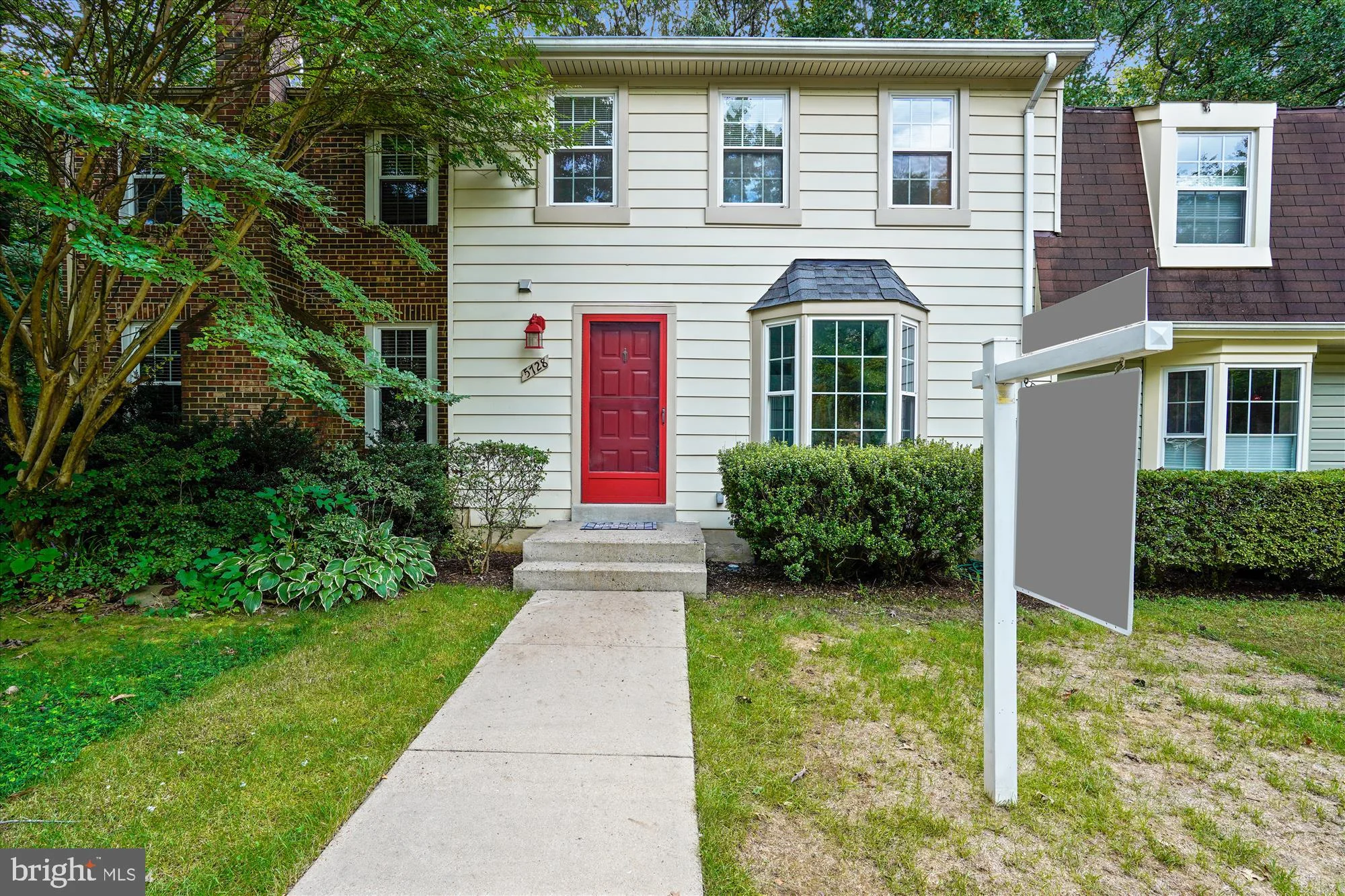 5728 Walnut Wood Ln, Burke, VA 22015