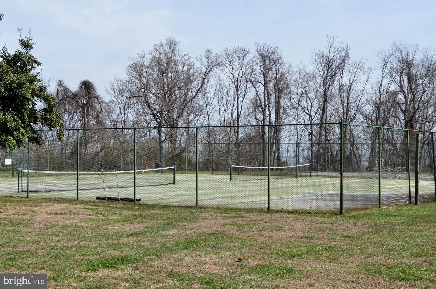 STRATFORD HARBOUR - Land
