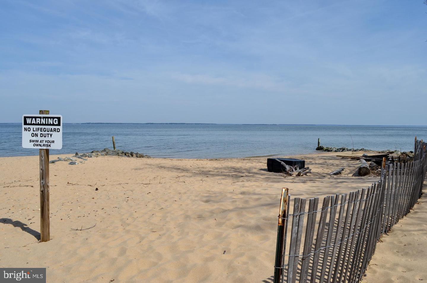 STRATFORD HARBOUR - Land