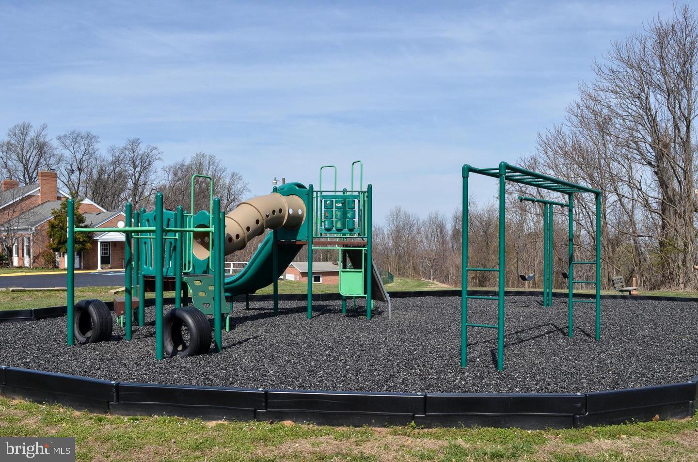 STRATFORD HARBOUR - Land