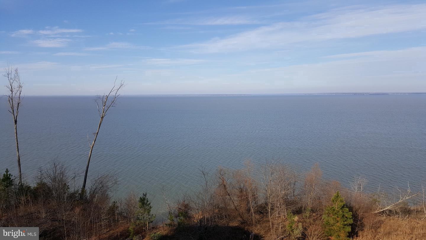 STRATFORD HARBOUR - Land