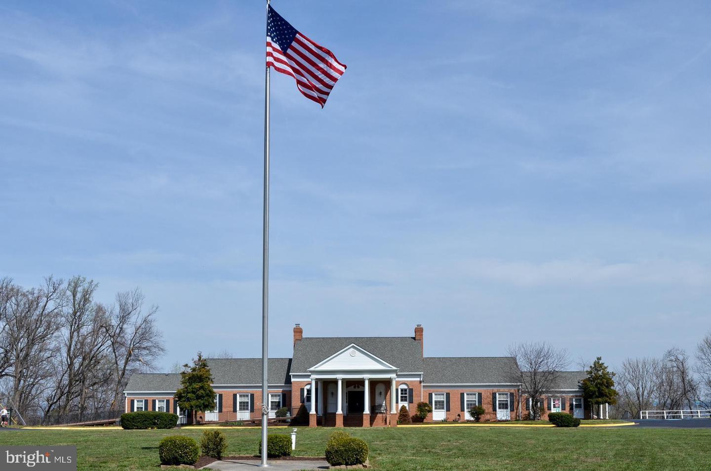 STRATFORD HARBOUR - Land