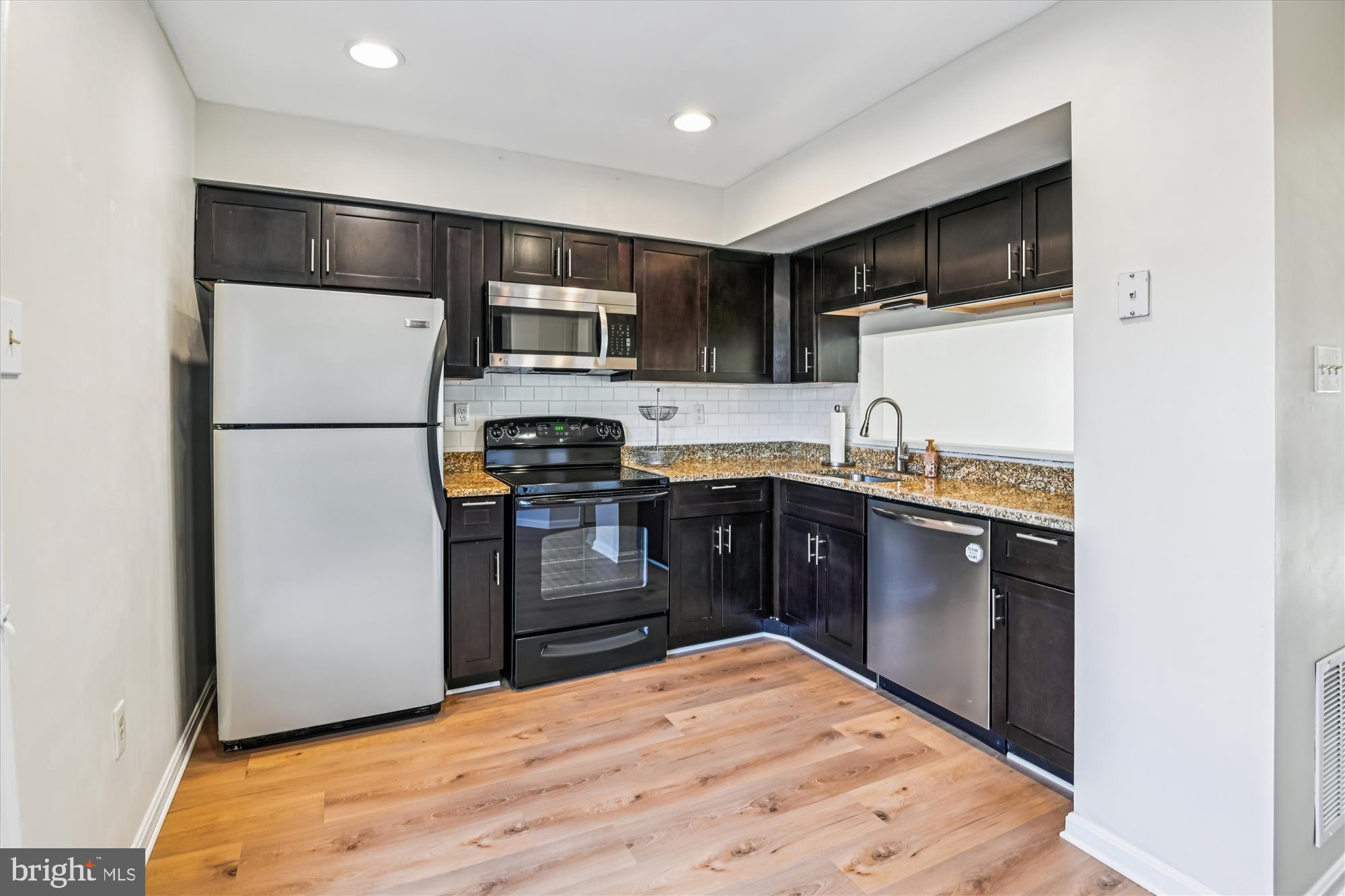 EVERGREEN AT PUTTY HILL - Residential