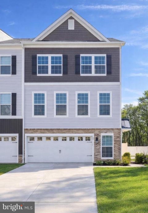 Townhouse For Sale - 40 Autumn Park Drive<br/> MEDFORD, NJ 08055