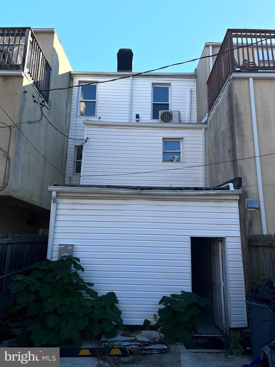 OLIVER - Residential Lease