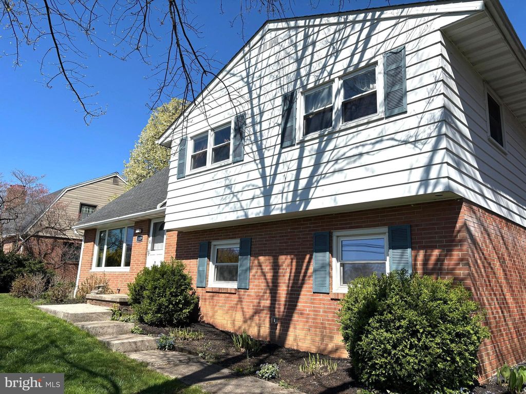 Photo of 1109 Nissley Road, LANCASTER, PA 17601 (MLS # PALA2085902)