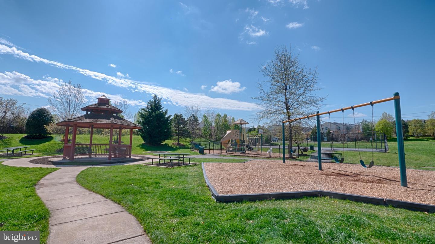 COPPERMINE CROSSING - Residential Lease