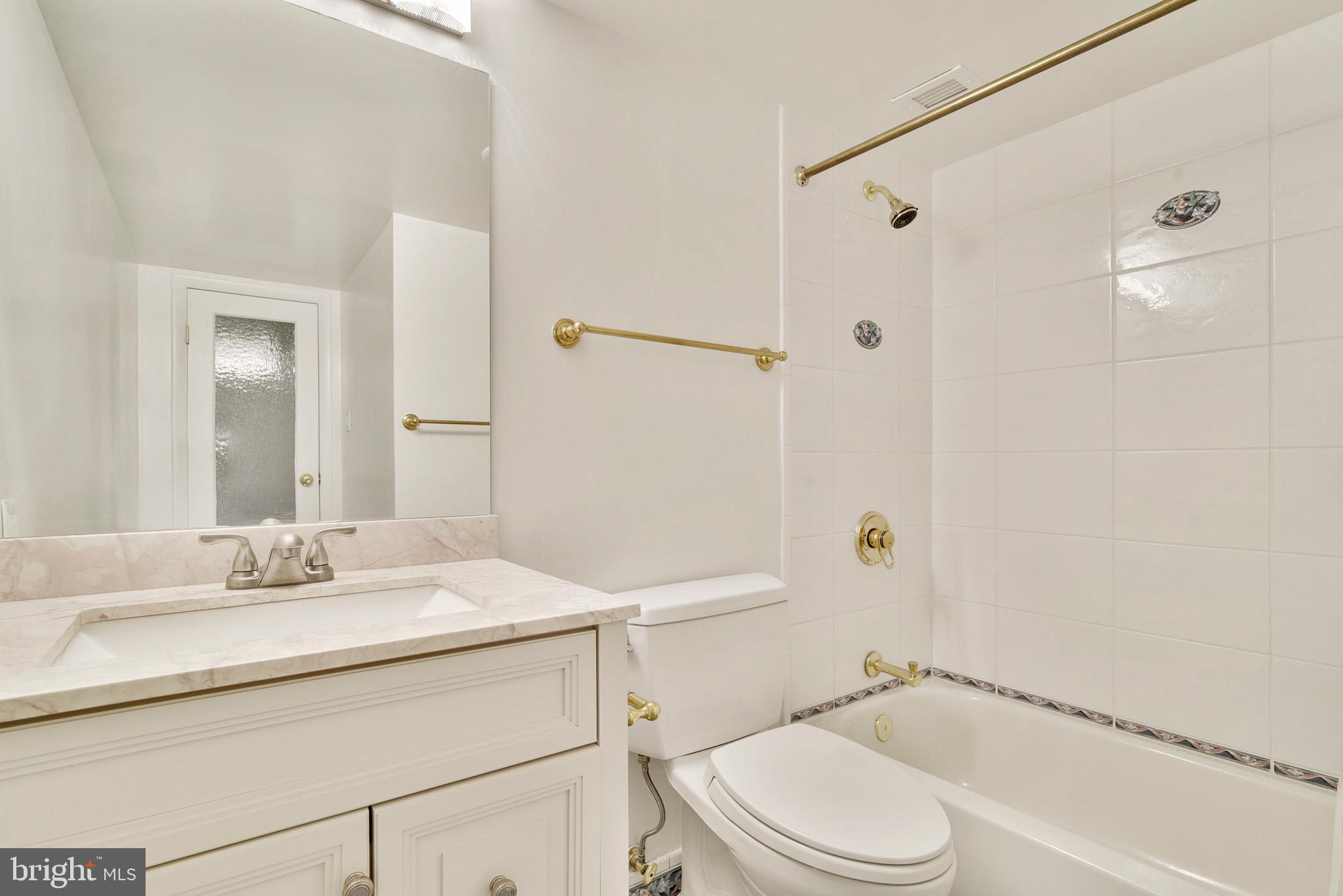 ALEXANDRIA HOUSE - Residential Lease