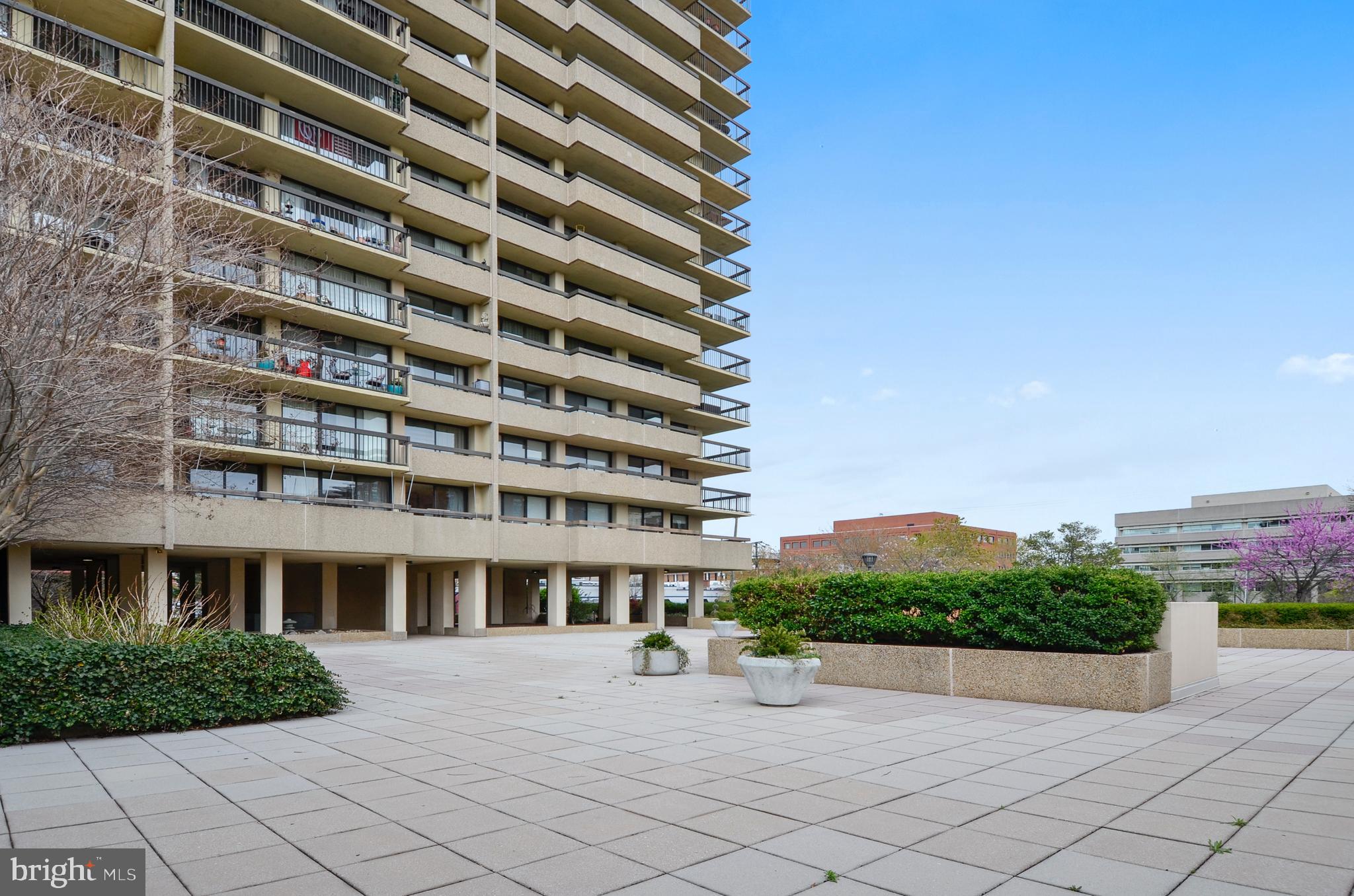 ALEXANDRIA HOUSE - Residential Lease