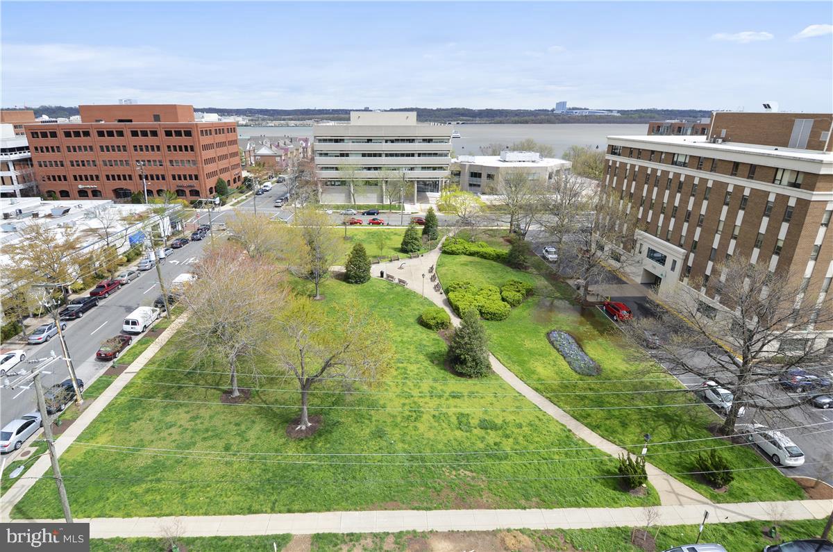 ALEXANDRIA HOUSE - Residential Lease