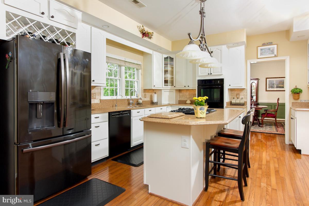 WOODLEA MANOR - Residential