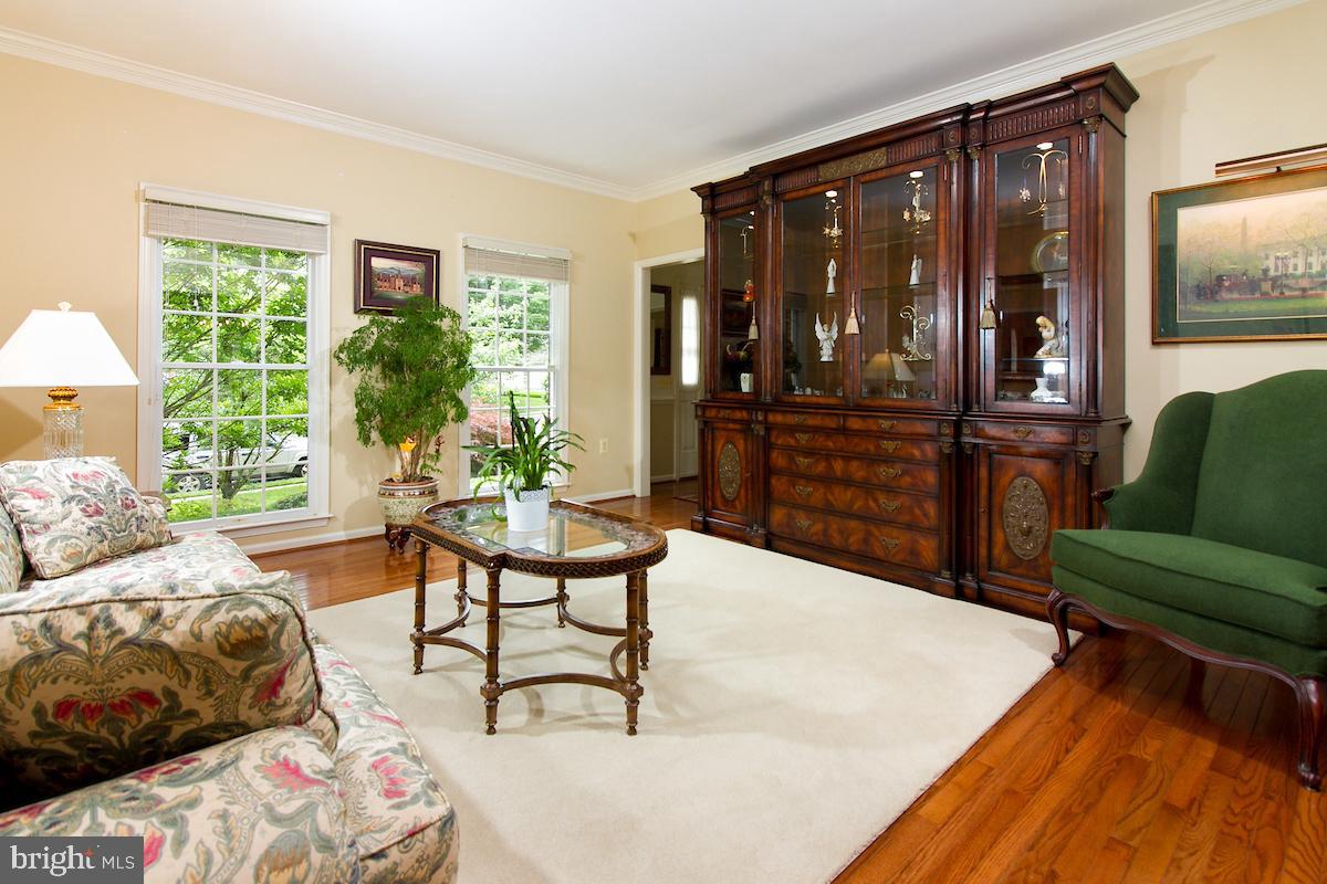 WOODLEA MANOR - Residential