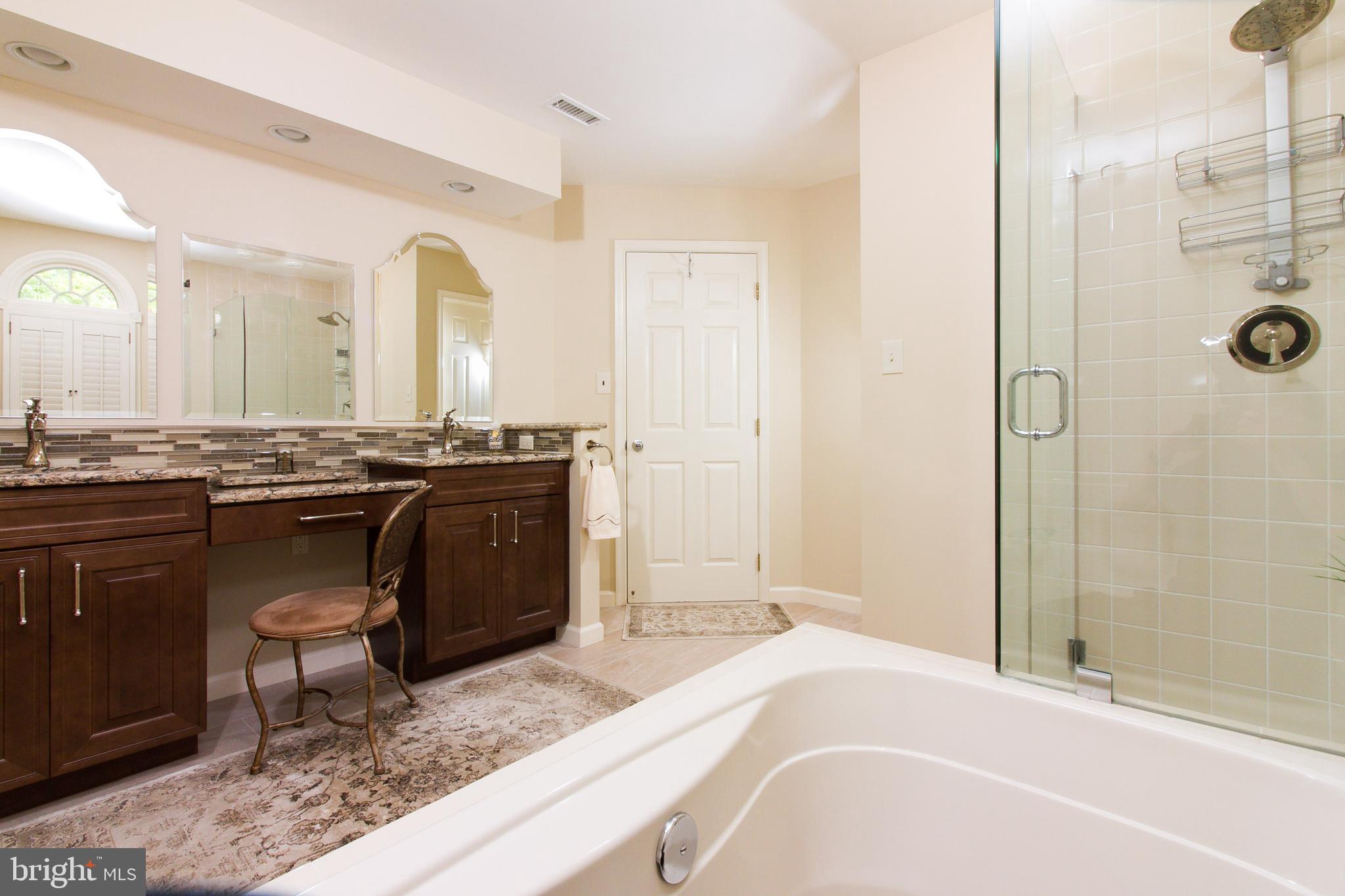 WOODLEA MANOR - Residential