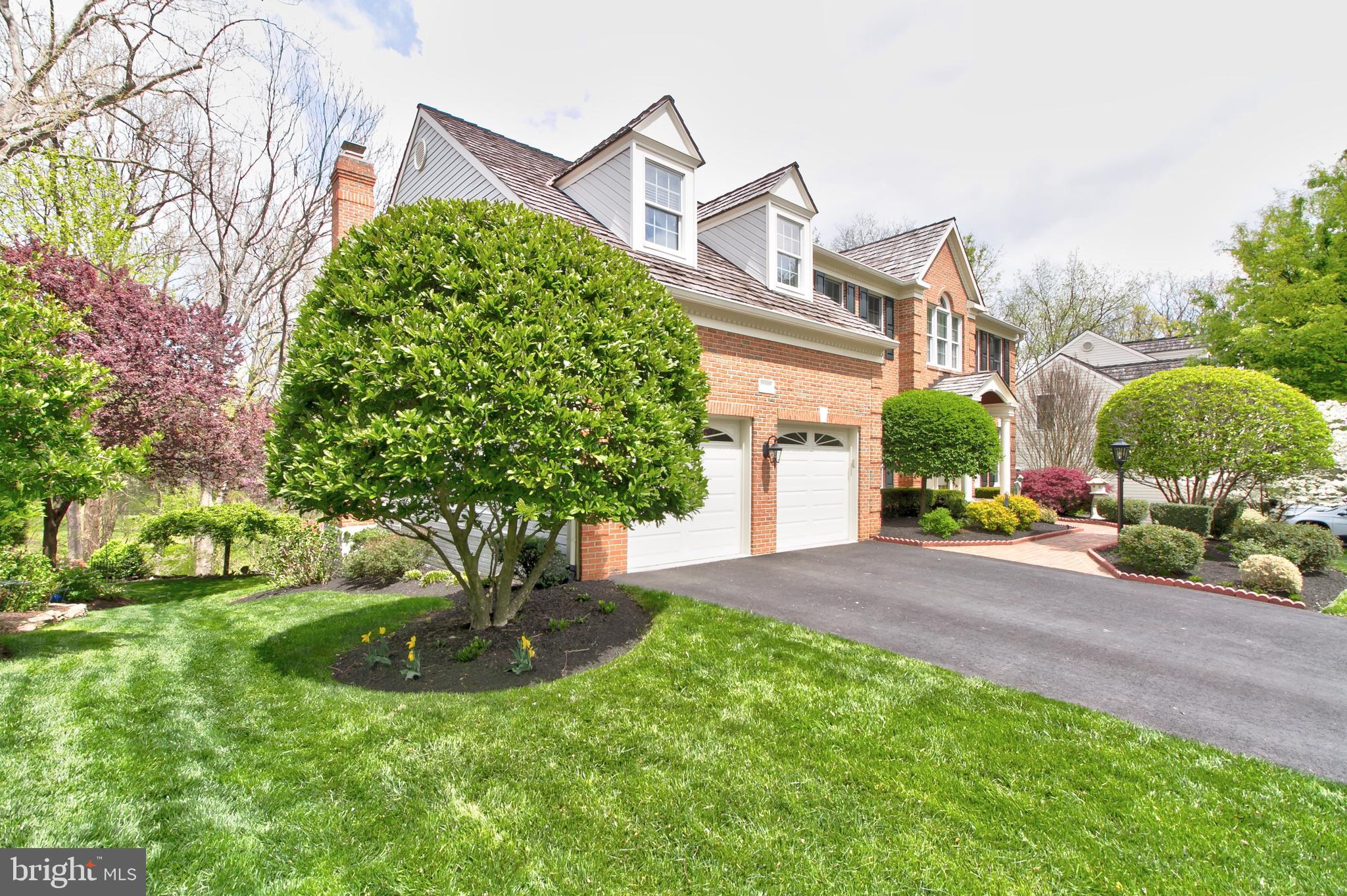 WOODLEA MANOR - Residential