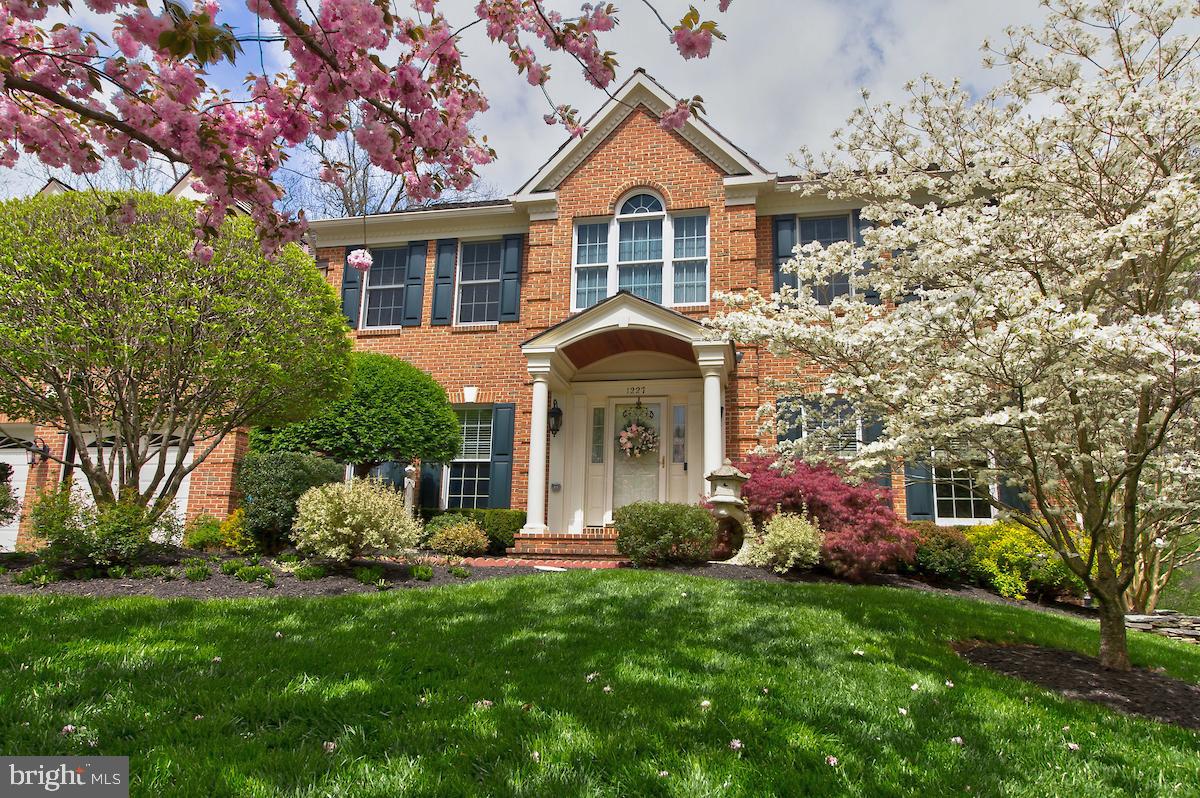 WOODLEA MANOR - Residential