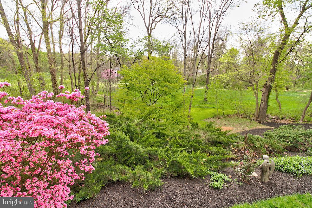 WOODLEA MANOR - Residential