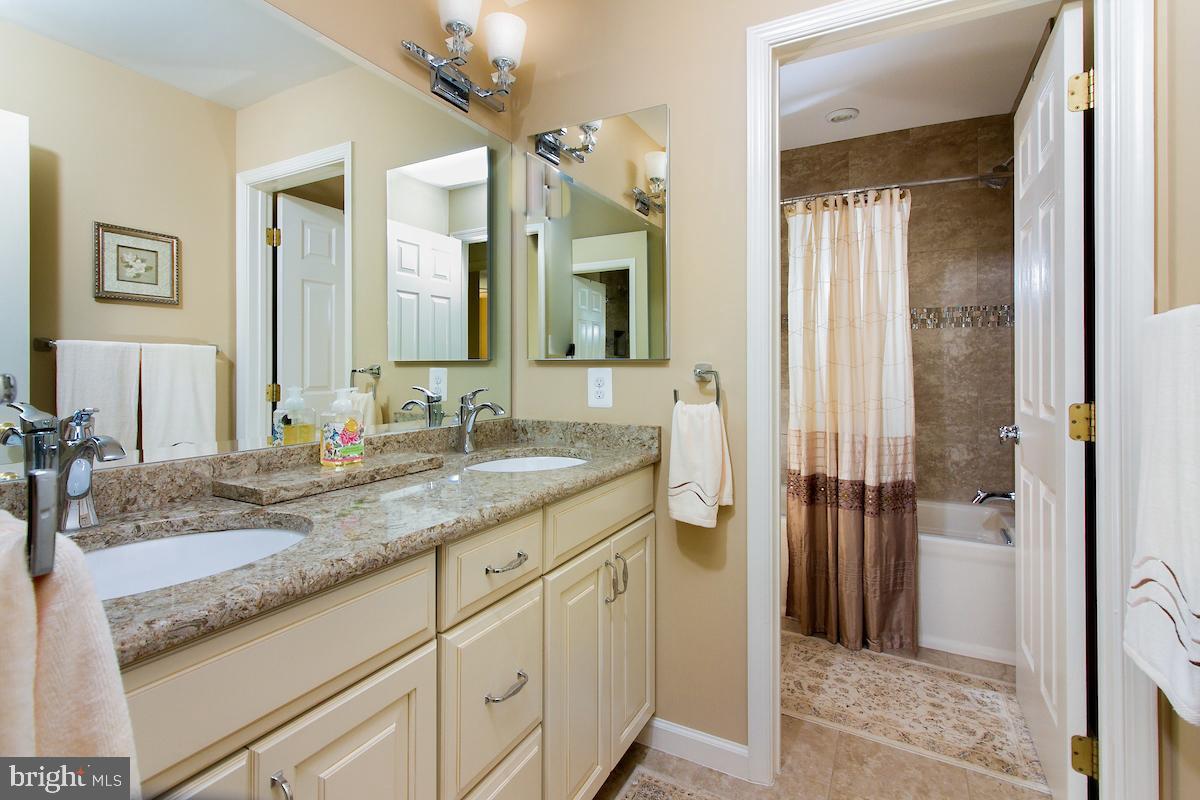 WOODLEA MANOR - Residential