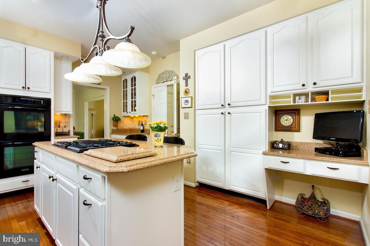 WOODLEA MANOR - Residential