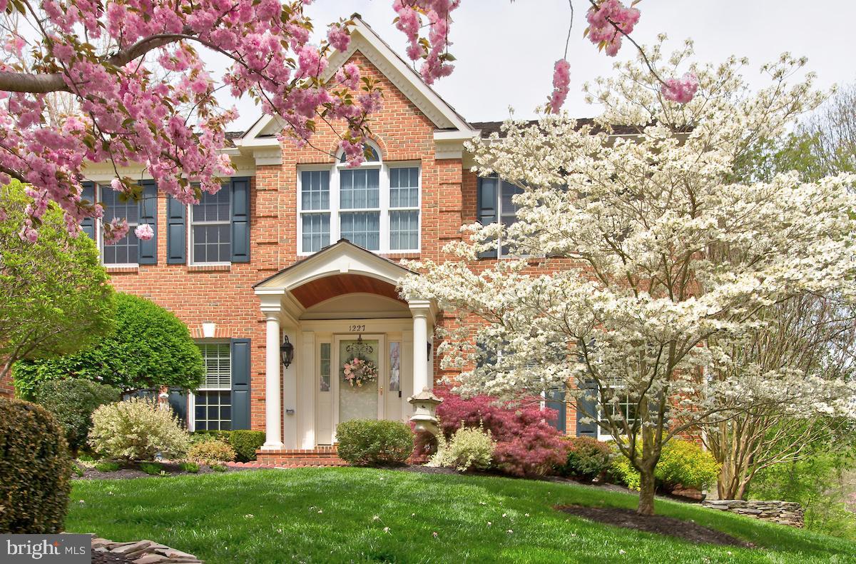 WOODLEA MANOR - Residential