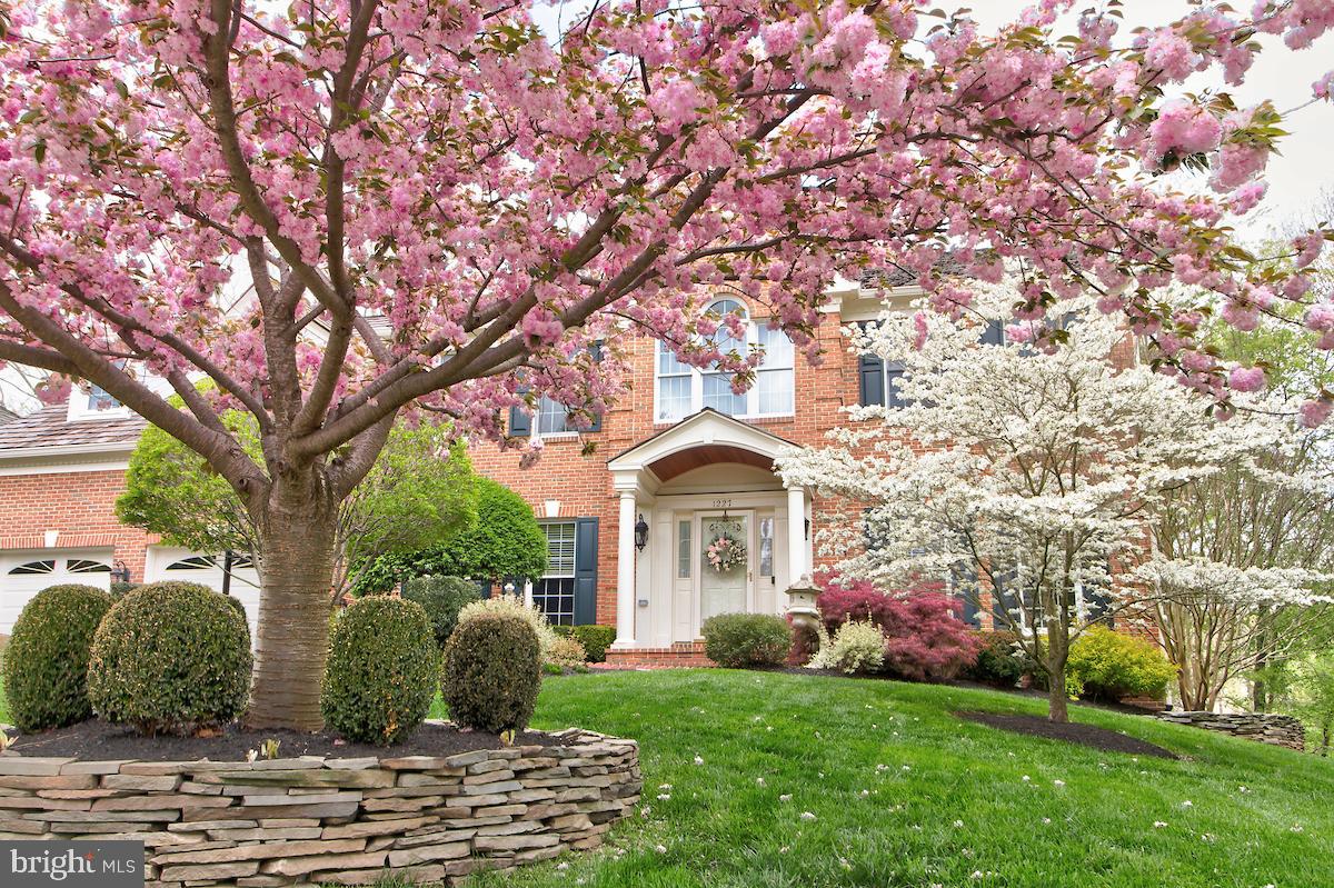 WOODLEA MANOR - Residential