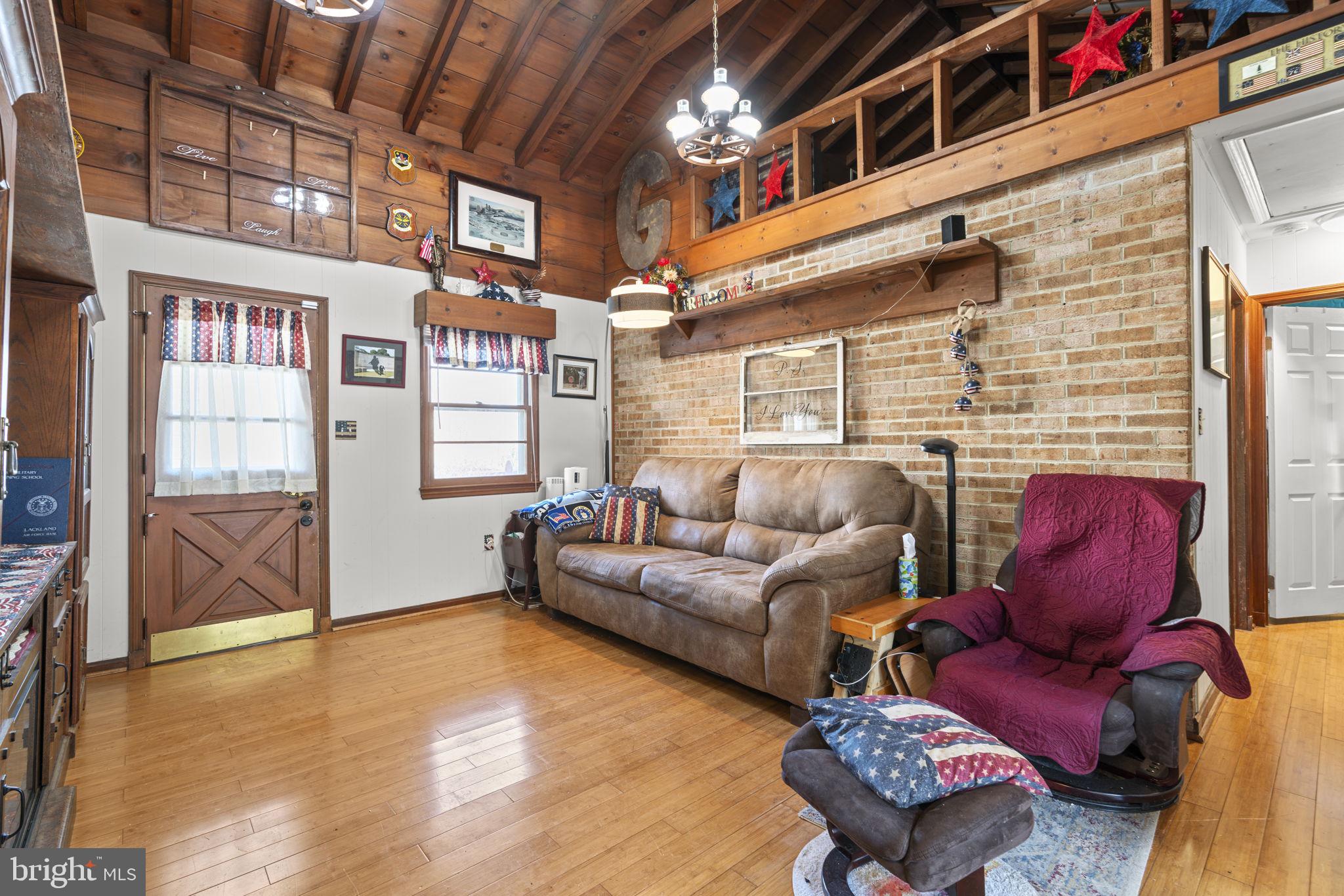 CHURCH GARDENS - Residential