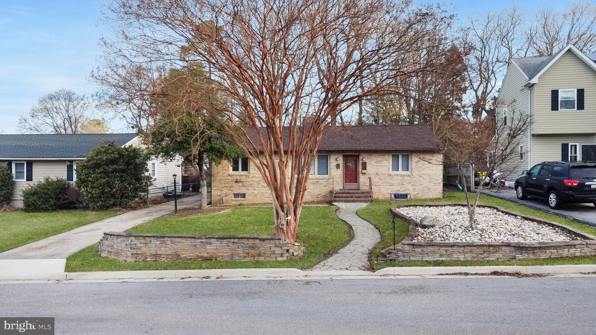 CHURCH GARDENS - Residential
