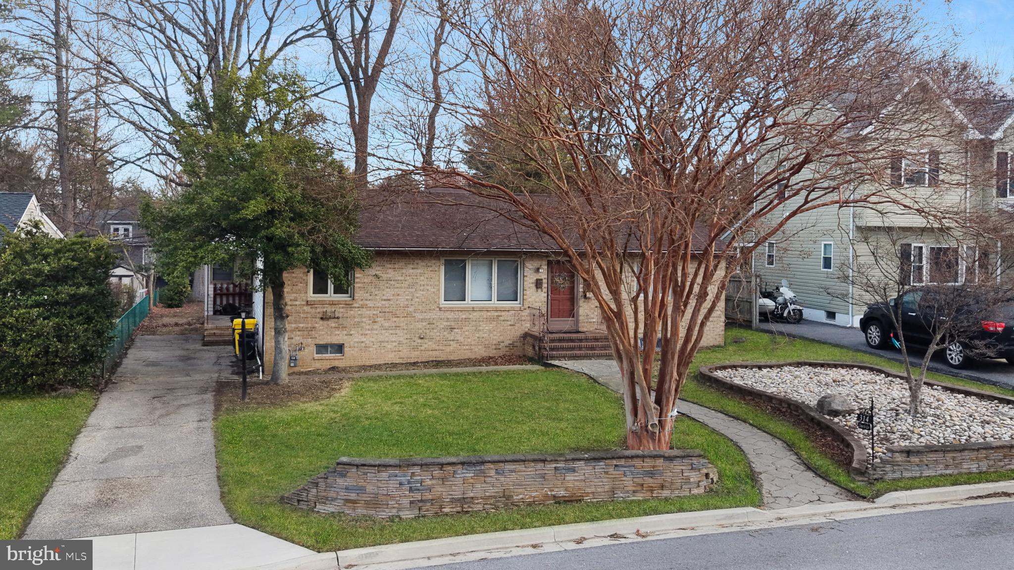 CHURCH GARDENS - Residential