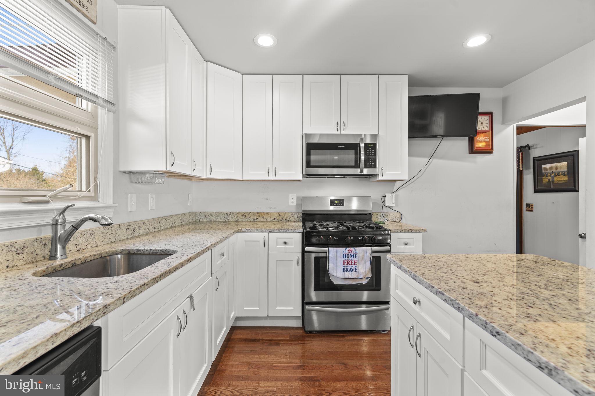 CHURCH GARDENS - Residential