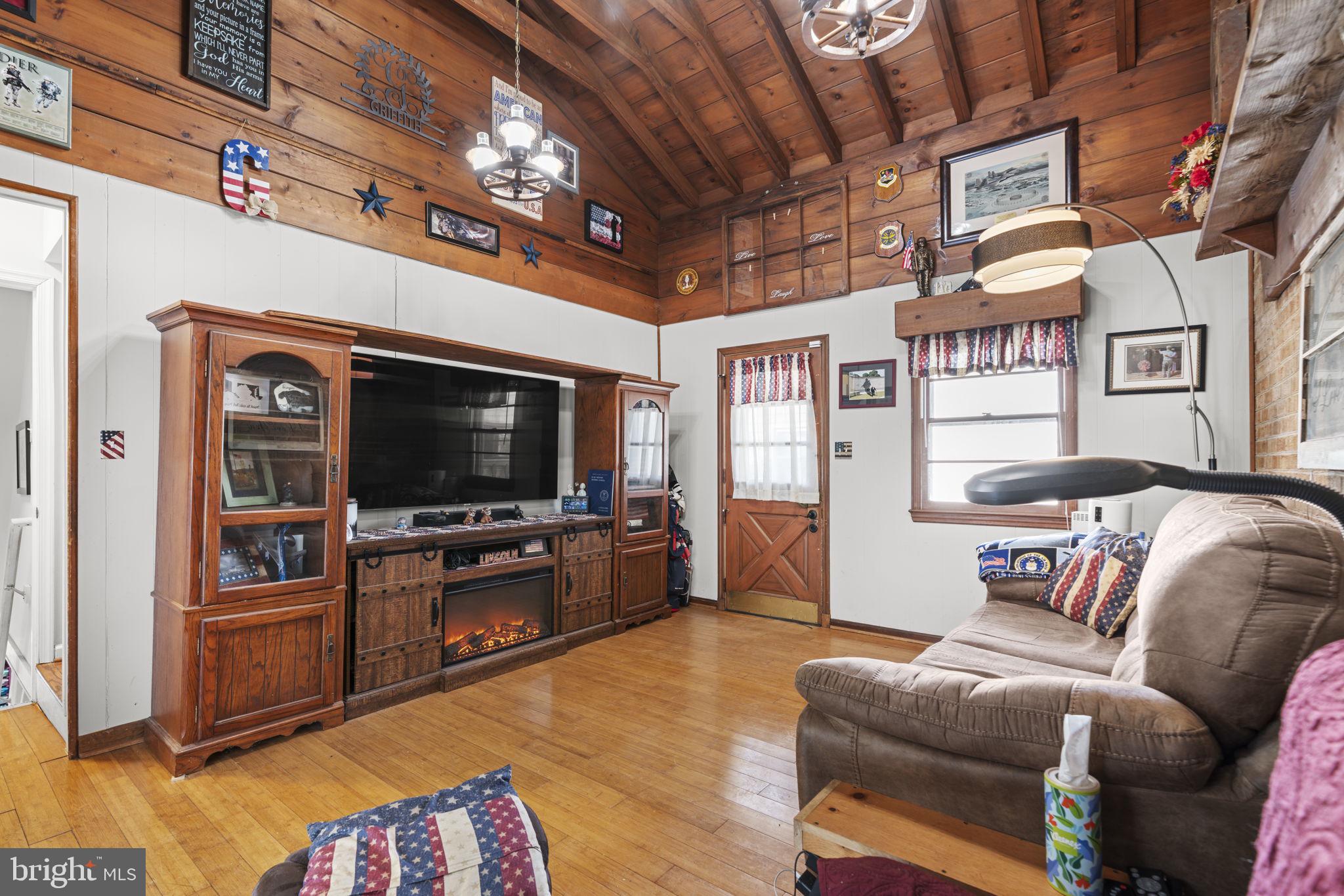 CHURCH GARDENS - Residential