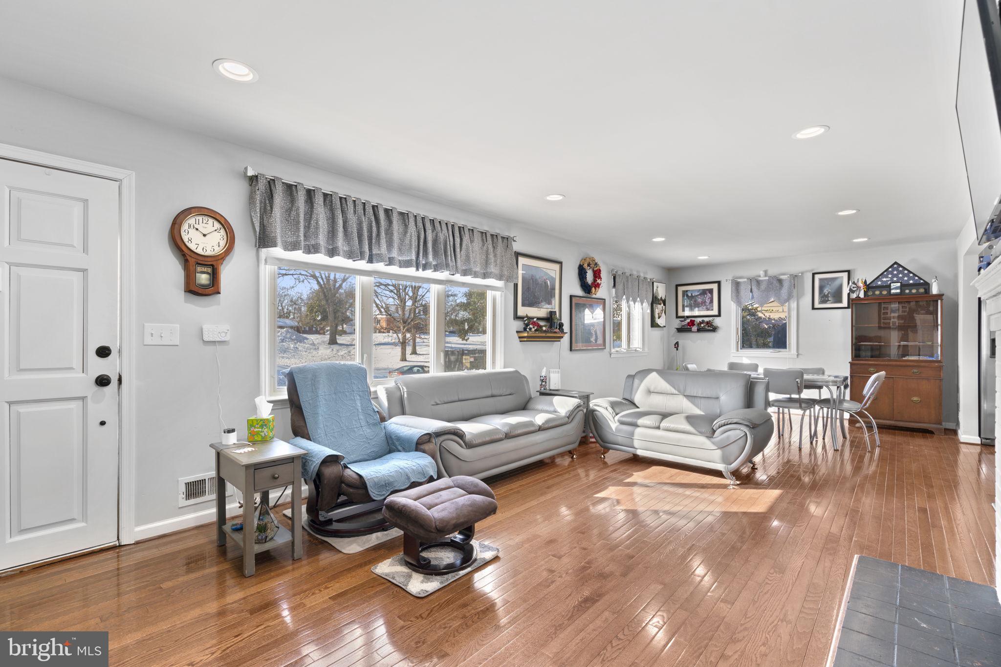 CHURCH GARDENS - Residential