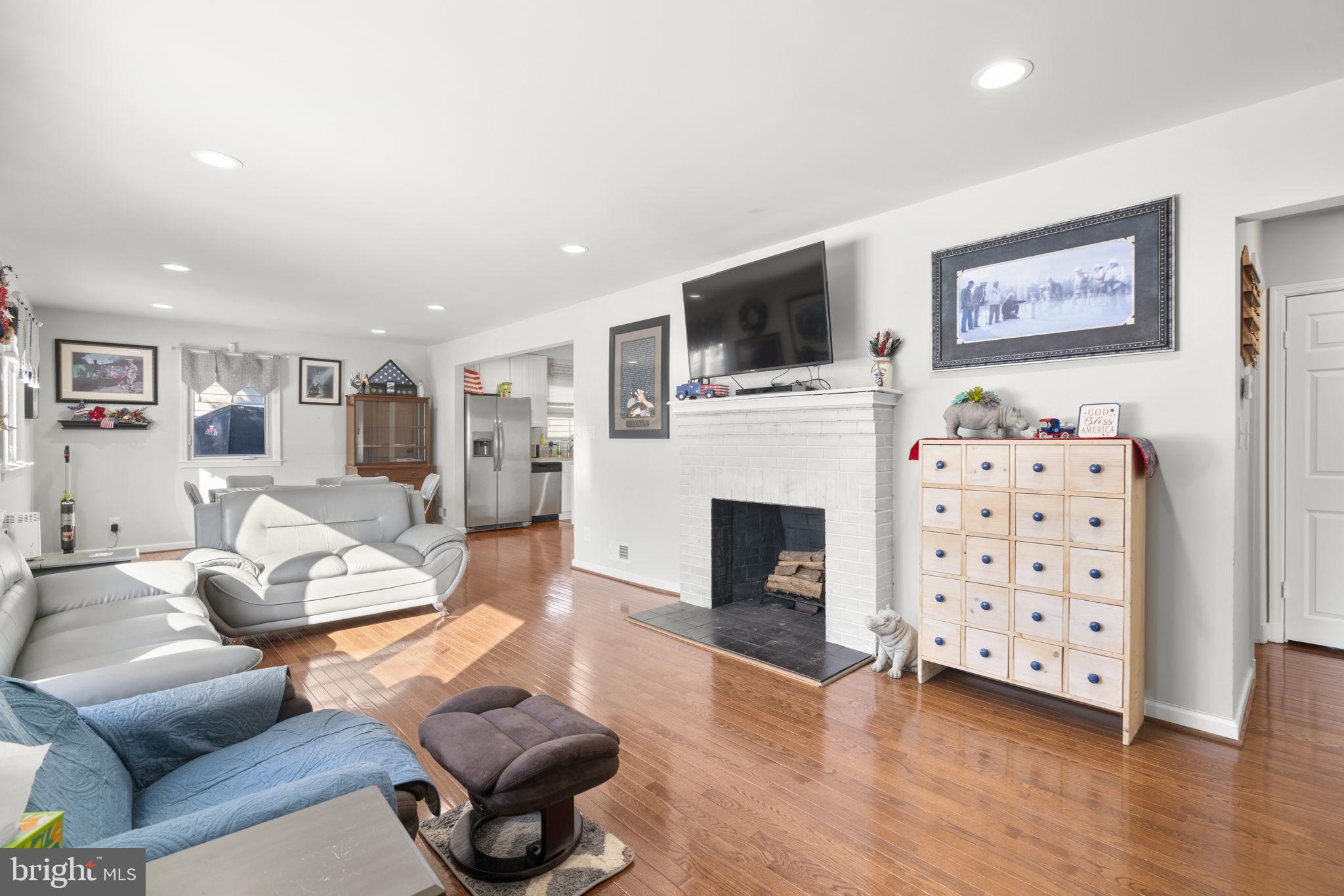 CHURCH GARDENS - Residential