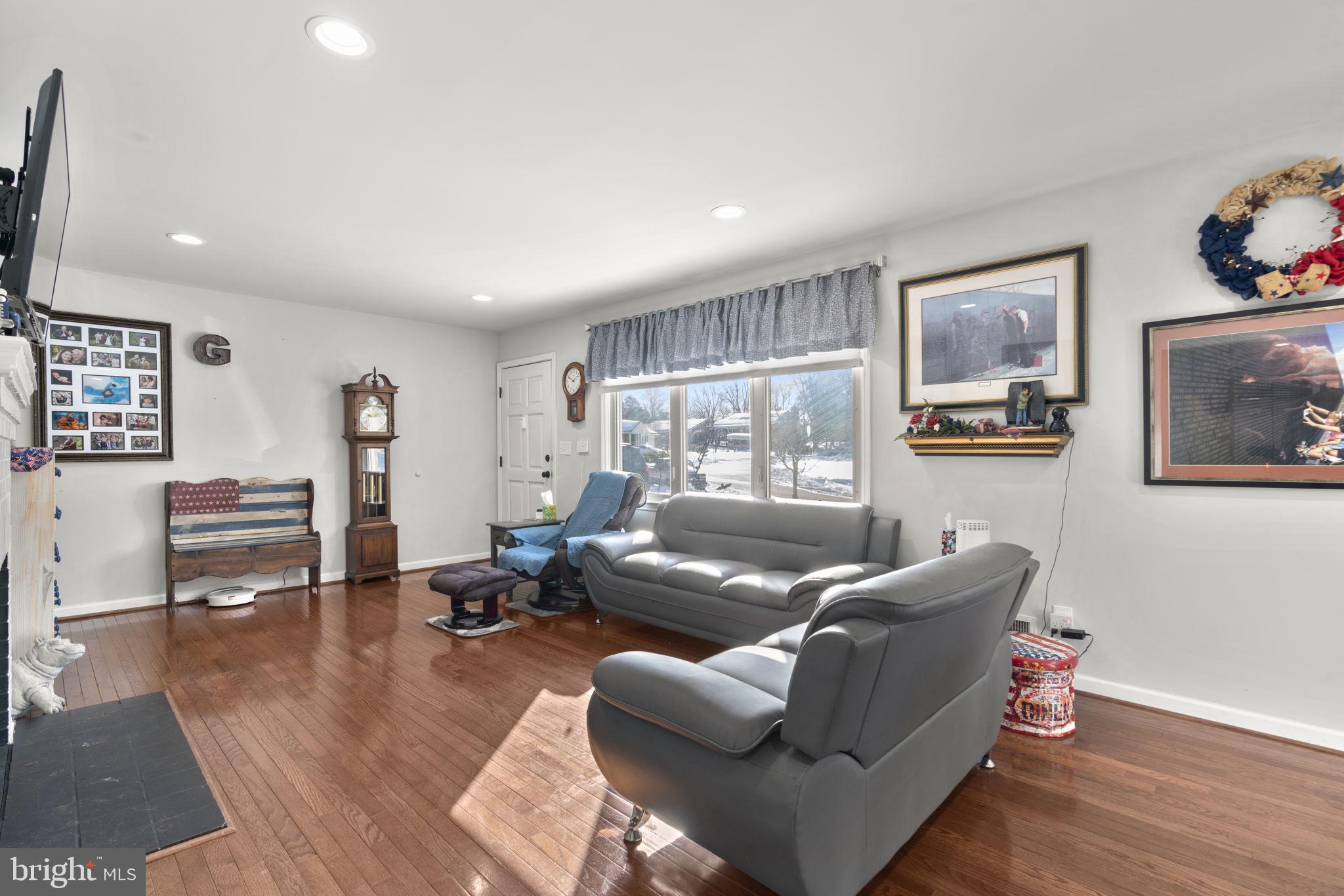 CHURCH GARDENS - Residential