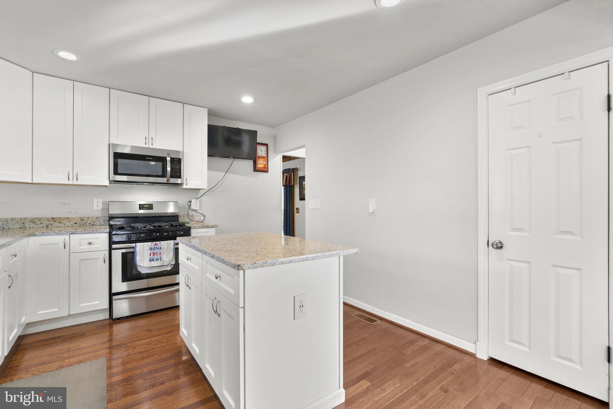 CHURCH GARDENS - Residential