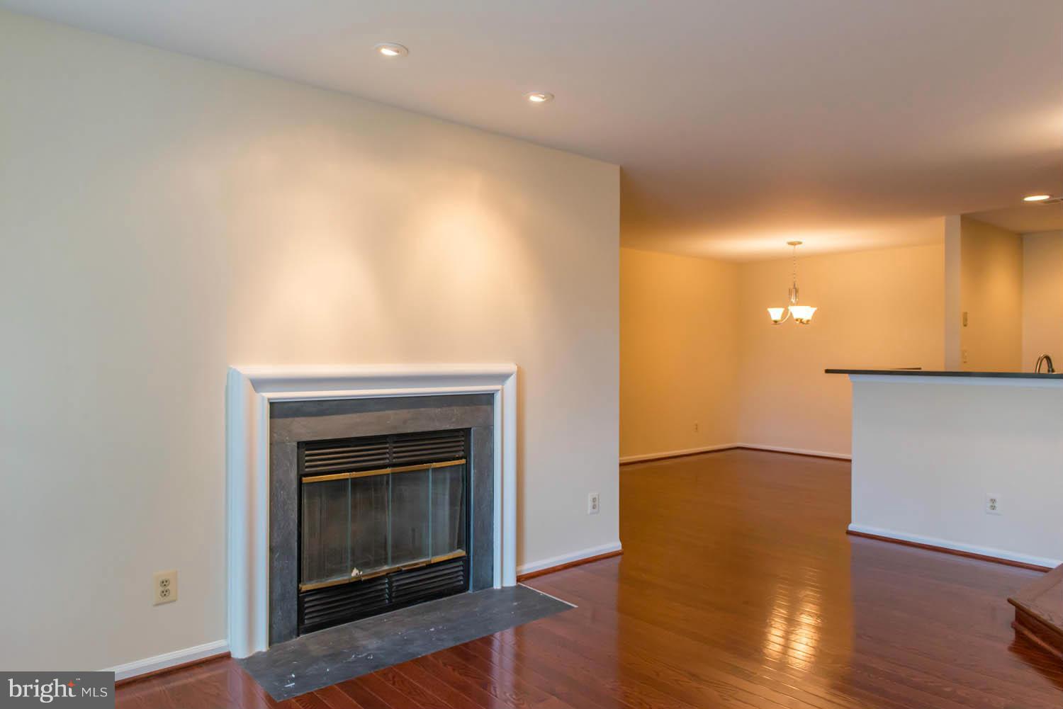 STRATFORD PLACE AT KINGS - Residential