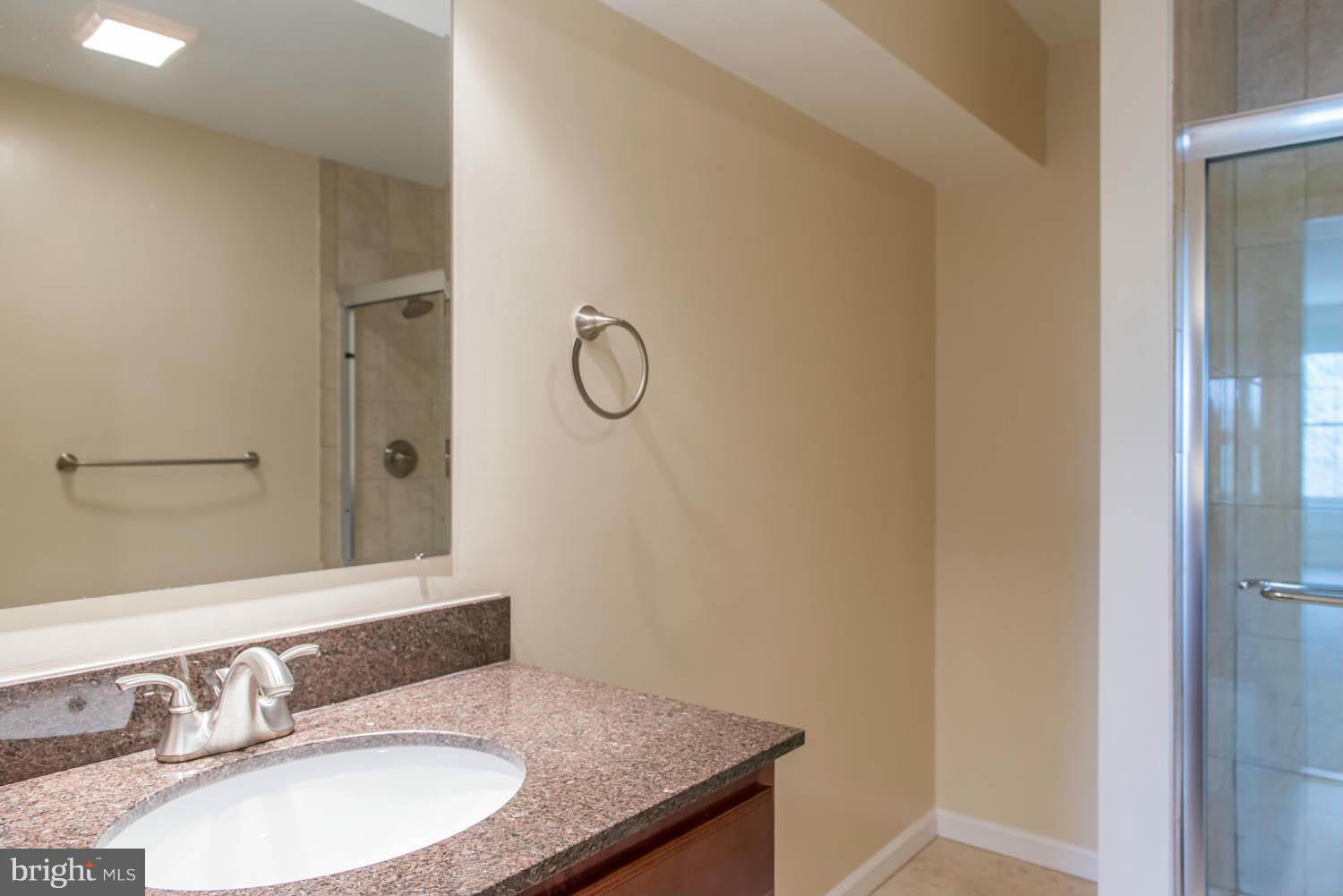 STRATFORD PLACE AT KINGS - Residential