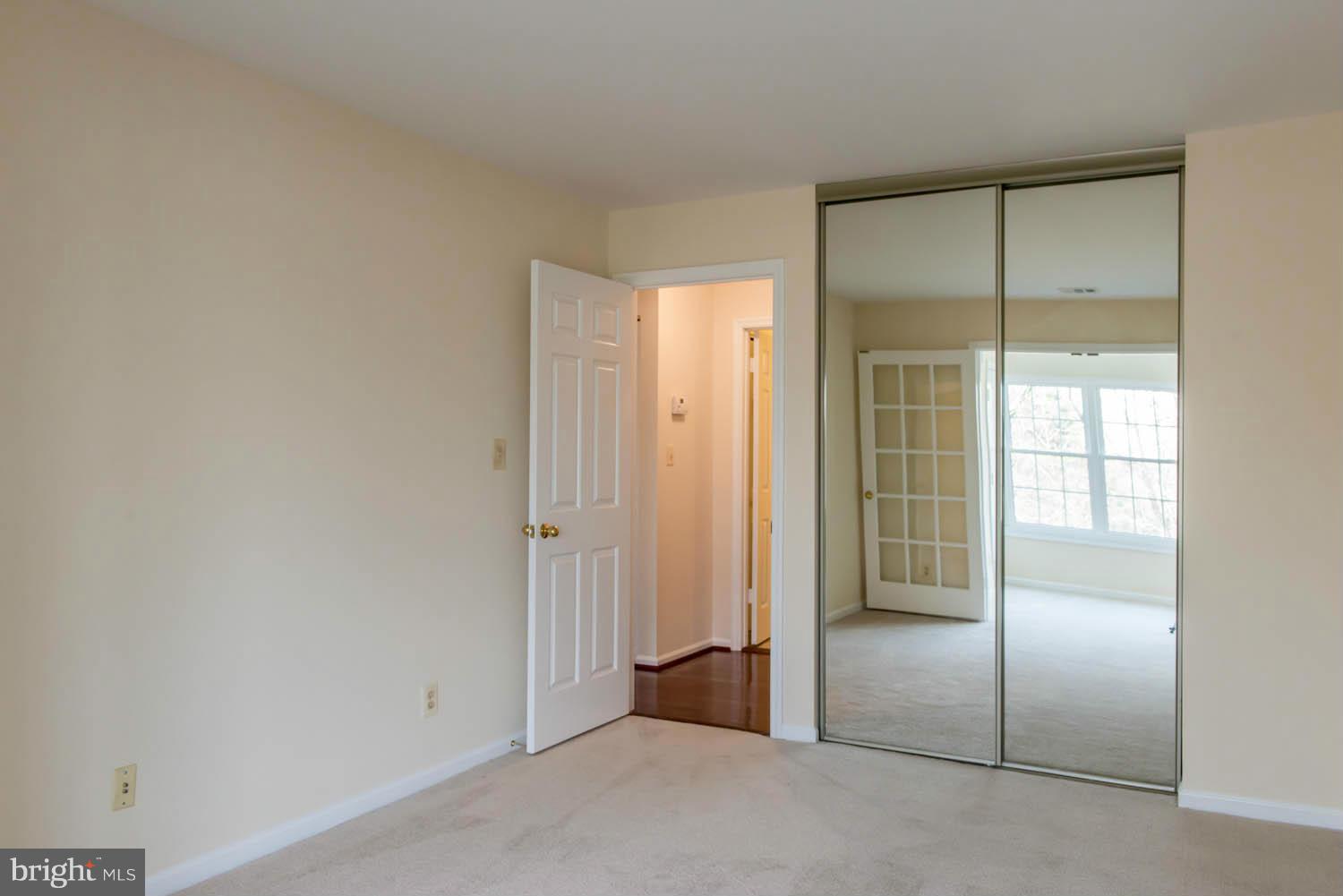 STRATFORD PLACE AT KINGS - Residential