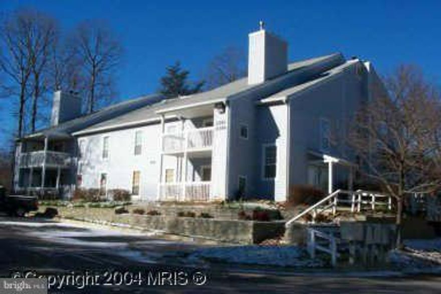 Spacious 2 bedroom/2 bath condo in convenient location in Lake Ridge. Private unit in park-like setting. Bright eat-in kitchen with lots of cabinets. Fireplace in living room. Sunroom off living room with walkout to balcony. Washer and dryer in separate room with space for storage. Close to pool, shopping centers, restaurants, commuter lots and I-95.