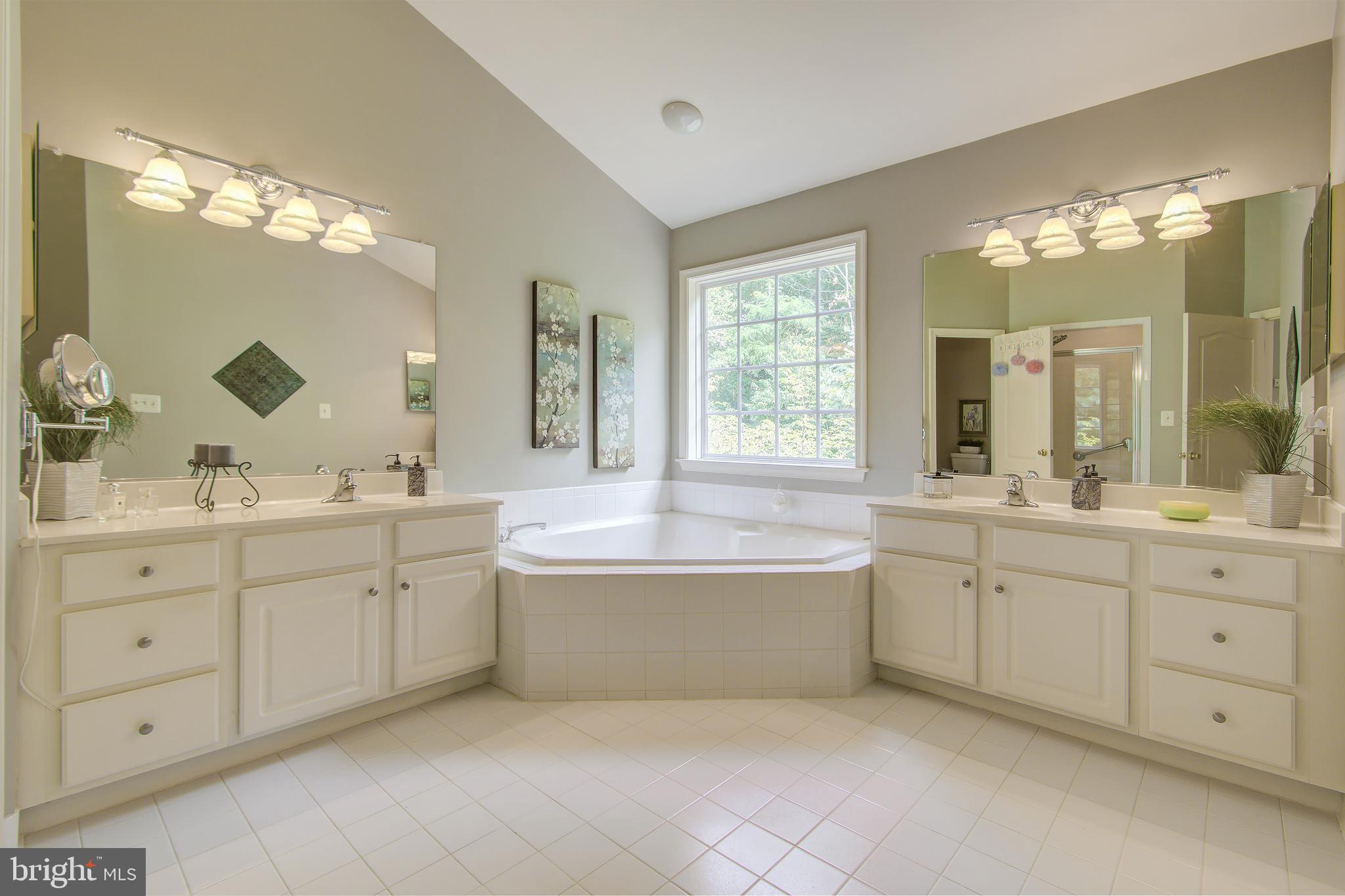 MEDINAH HOMES - Residential