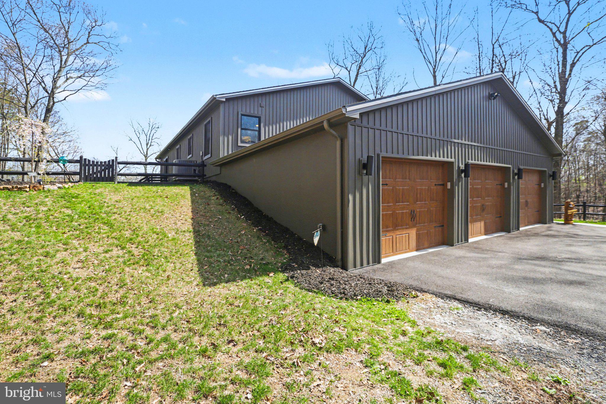 STONECREST MANOR - Residential