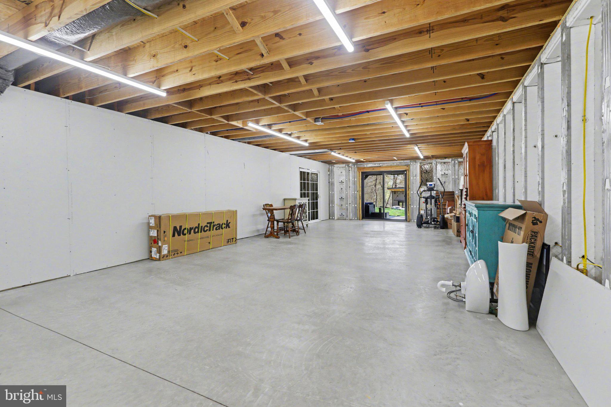 STONECREST MANOR - Residential