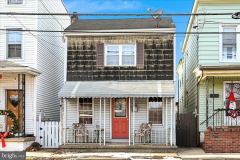 Photo of 151 W Columbia Street, SCHUYLKILL HAVEN, PA 17972 (MLS # PASK2024794)