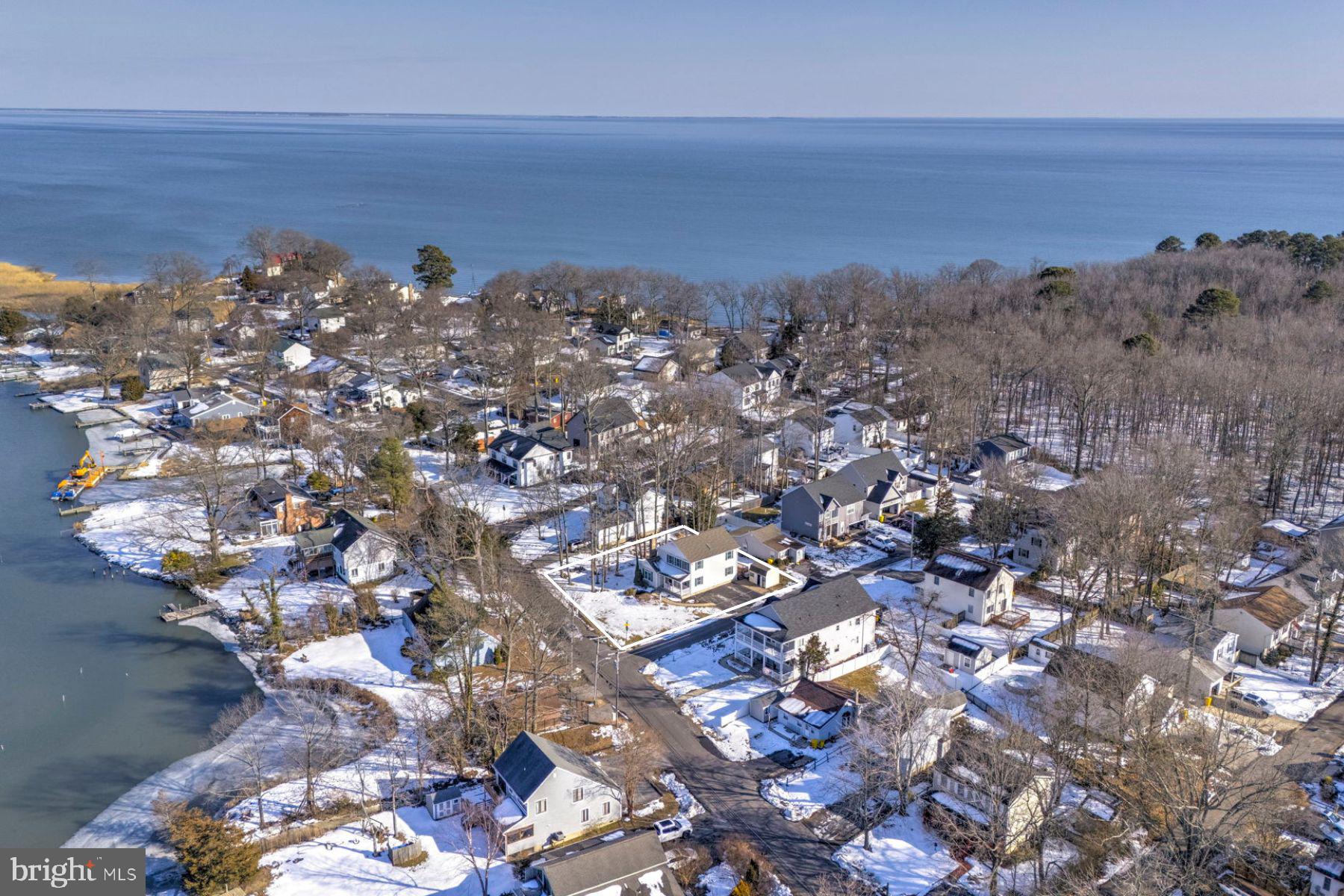 DEALE BEACH - Residential