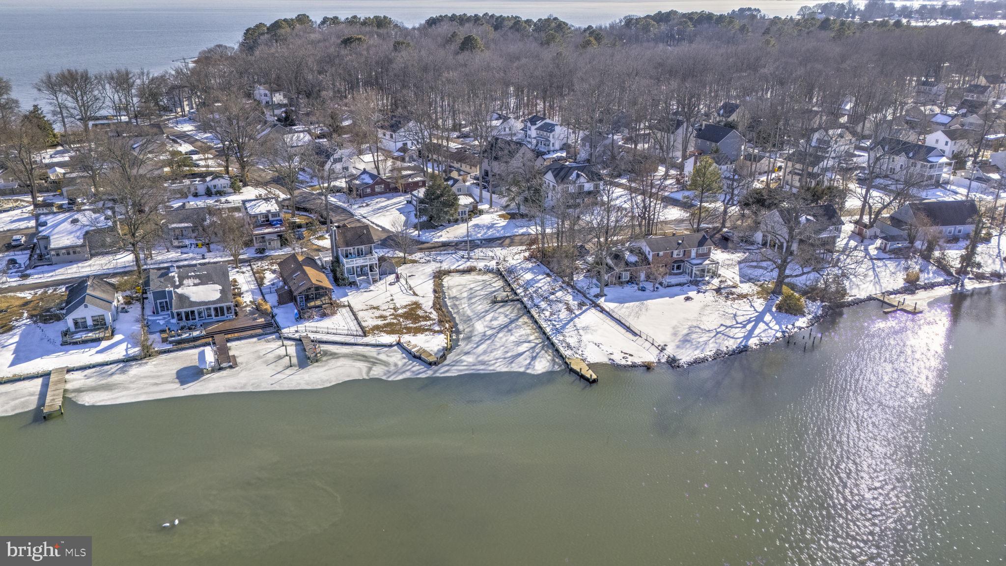 DEALE BEACH - Residential