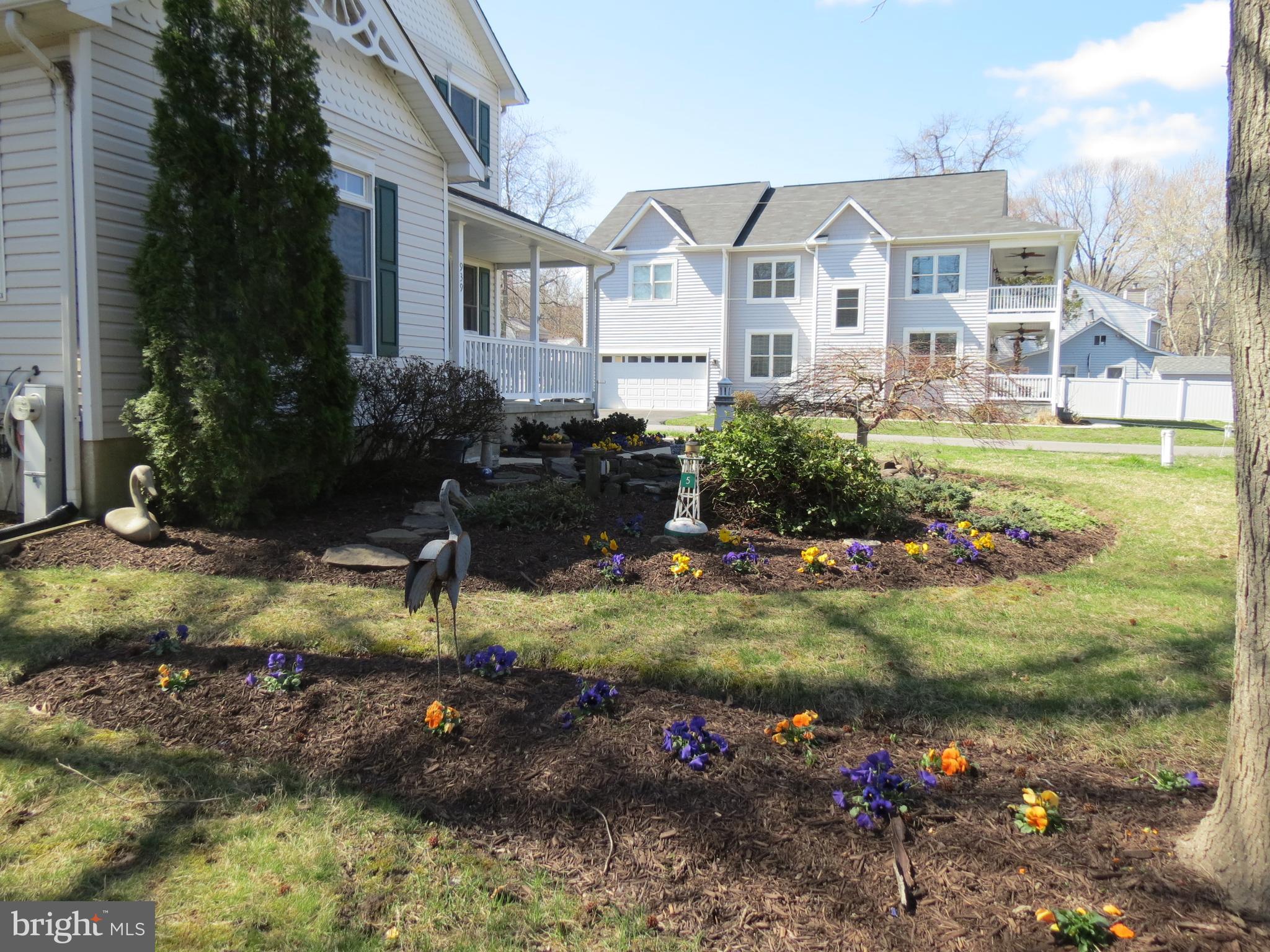 DEALE BEACH - Residential