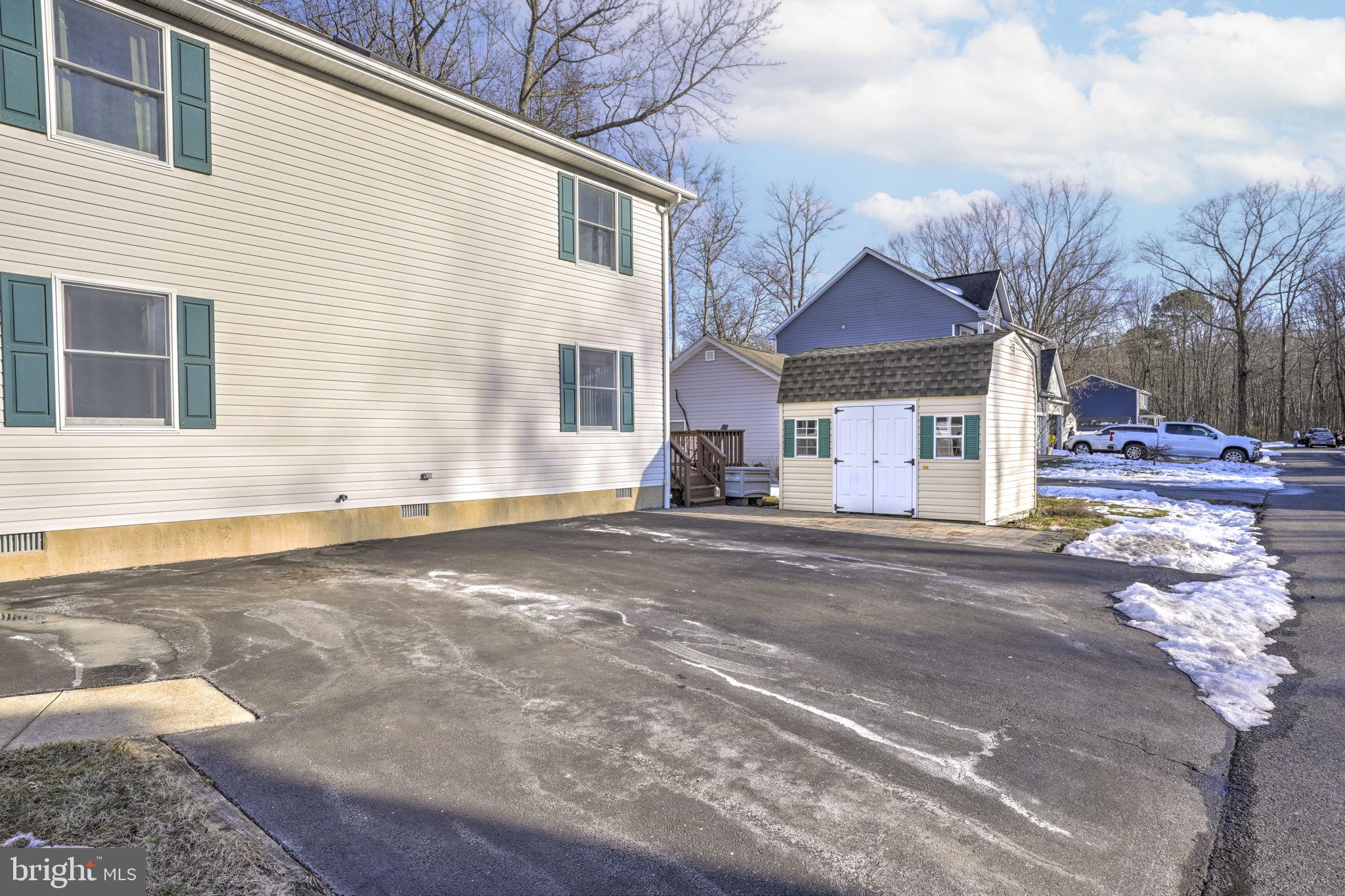 DEALE BEACH - Residential