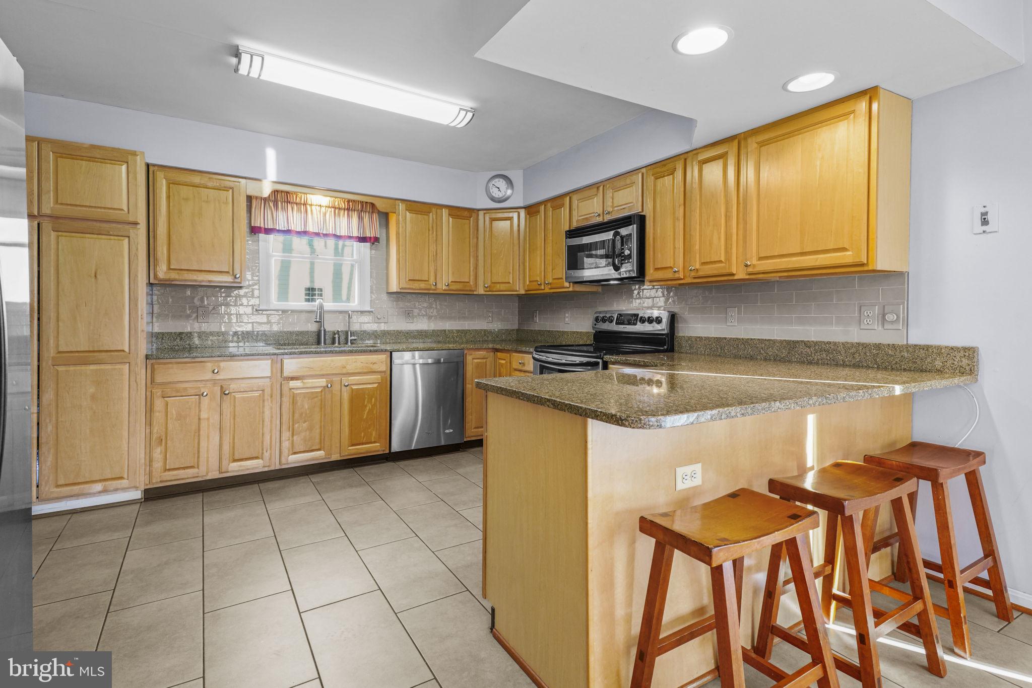 DEALE BEACH - Residential